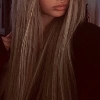 blondeeee webcam model