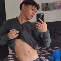 The_SkinnyGuys05's Offline Chat Room