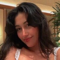 Emma_Salem's Offline Chat Room