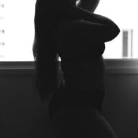 Ellie_queen's Offline Chat Room