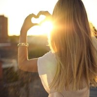 Emiliya_Rey's Offline Chat Room