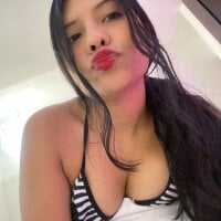 arynaughty20 webcam model