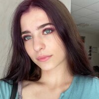 evaliaroz Adlı Modelin Çevrimdışı Sohbet Odası