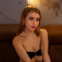 Charlotte_moore_ webcam model