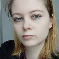 LydiaYoung webcam model