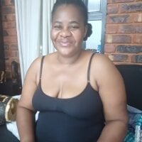 Queenbee7979 webcam model