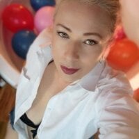 sofiacurvy_45