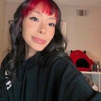 Strawberri_slut's Offline Chat Room