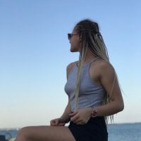 HelenMoore_ Adlı Modelin Çevrimdışı Sohbet Odası