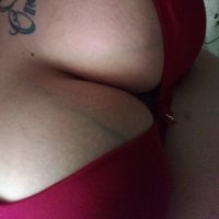 pussyworship1228's Offline Chat Room