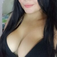 Zoey_BigTits' Offline Chat Room