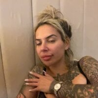 Offline chatovací místnost tattoowhorecouple