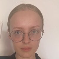 JessBroow's Offline Chat Room