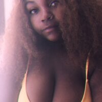 SoriyaTheSlut's Offline Chat Room