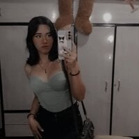 Daiisy_kiss webcam model