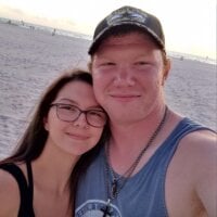 AmyAndJames22's Offline Chat Room