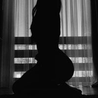 MiaSexyzz's Offline Chat Room