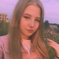 MelaniTase's Offline Chat Room