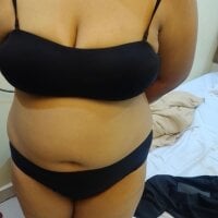 horny_bitch_s webcam