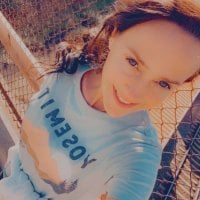 lilrosiedoll's Offline Chat Room