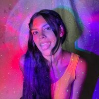 Luna_LatinGirl webcam model