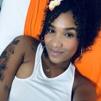 zara_blaza_85 webcam model
