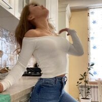 lissarayy Adlı Modelin Çevrimdışı Sohbet Odası