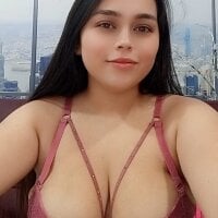 naylahot18 webcam model