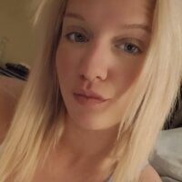 blondecutie92 Adlı Modelin Çevrimdışı Sohbet Odası