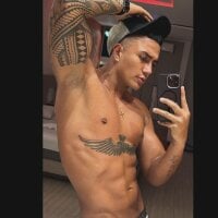 Model Aron_Bolt