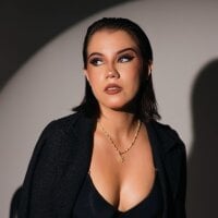 MelaniieRoux's Avatar Pic