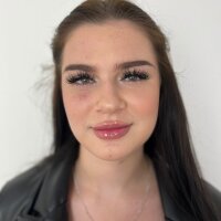 CarolineCook's Offline Chat Room