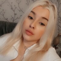 sexypeach2004's Offline Chat Room