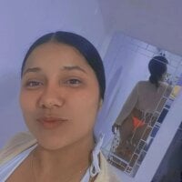 shayda_28's Offline Chat Room