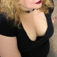 VivienneManara's Offline Chat Room