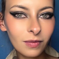 Enchanting_ChloeX's Avatar Pic
