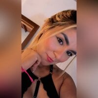 AinaPink webcam model