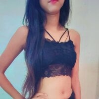 Queen_Pooja7 webcam model