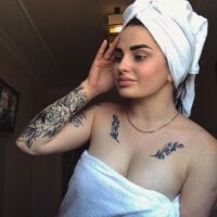 hotty_strawberry's Avatar Pic