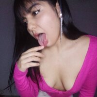 Dina_69hot's Offline Chat Room