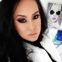 XxGodessNicoleXx's Offline Chat Room