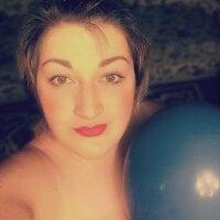 Nettie_Greta's Offline Chat Room