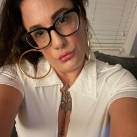 IvyBelle_MilfUK webcam model