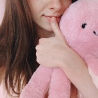 Secret_Life_of_Little_Me's Offline Chat Room