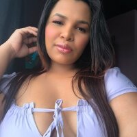 Sofia_Adhara webcam