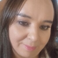 Ivonne_17 webcam model