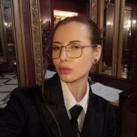 XxxCosmicBitch webcam model