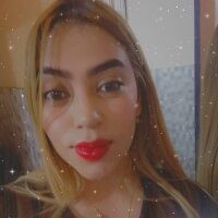 mia_ponce_