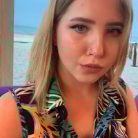 Laura_Clark's Offline Chat Room