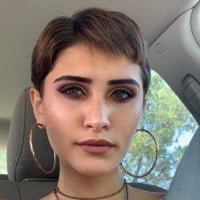 غرفة دردشة Ariel_Ray_ دون اتصال